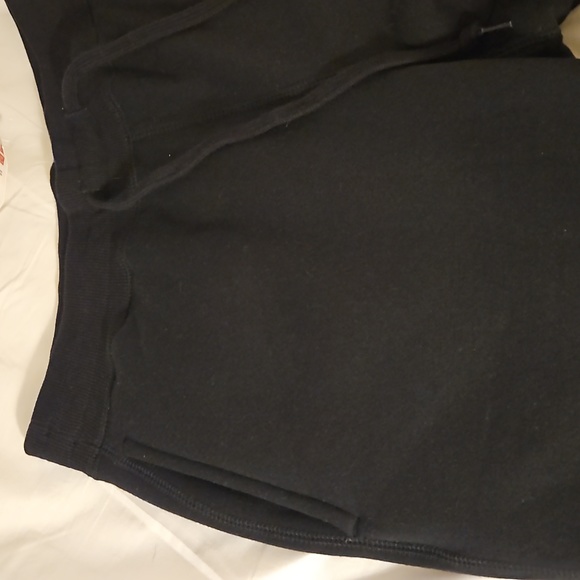 NEW. UNIQLO MEN'S SWEATPANTS. SIZE MEDIUM. COLOR BLACK - Picture 4 of 13